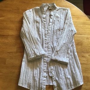 St John’s Bay small white floral button down shirt